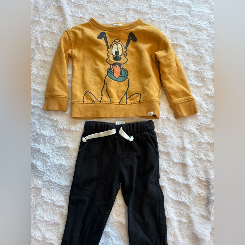 GAP Baby Pluto Mustard Sweatshirt and Black Jogger Pants Set